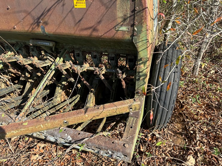 john-deere-12-image-17