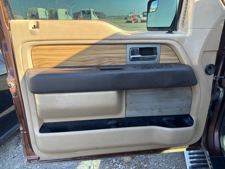 2011-ford-f150-lariat-image-17