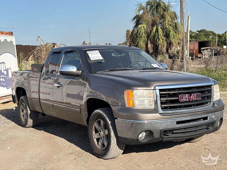 2011-gmc-sierra-1500-image-2