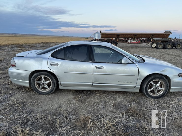 2003-pontiac-grand-prix-image-3