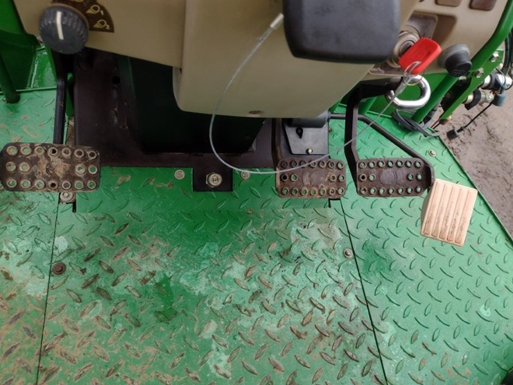 john-deere-6215-image-8