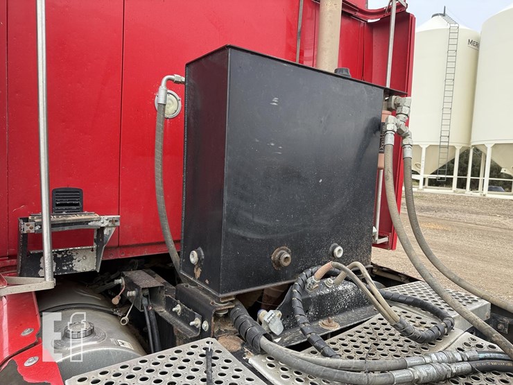 2003-kenworth-t2000-image-23