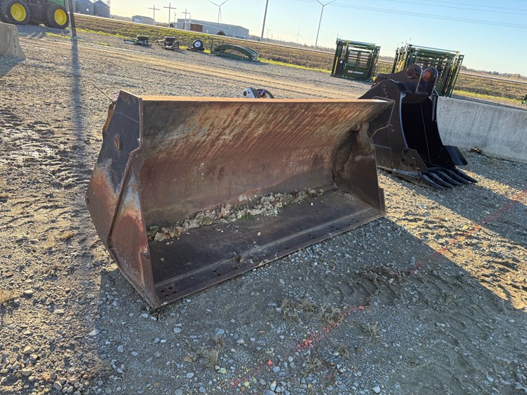 #87-•-88”-4-in-1-bucket-inv#33614-image-1