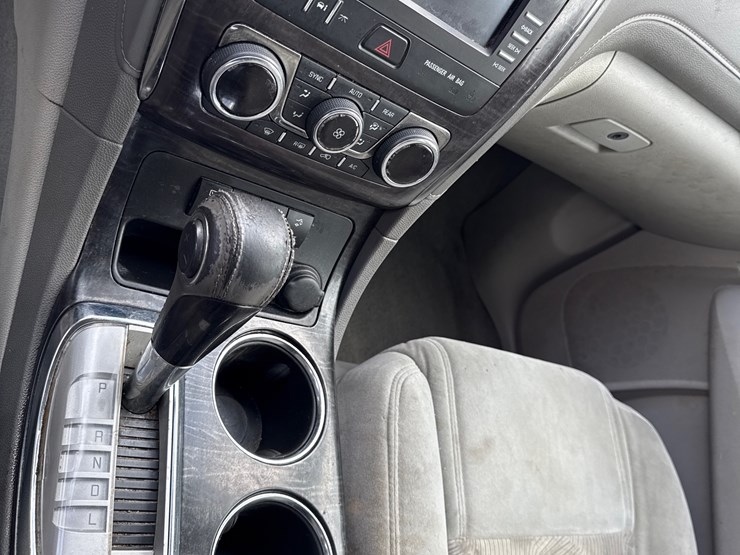 2015-buick-enclave-image-17