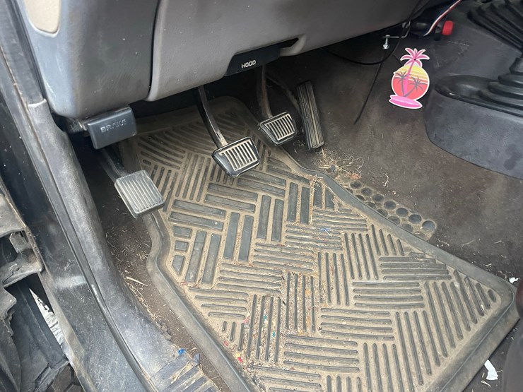 1997-dodge-2500-image-24