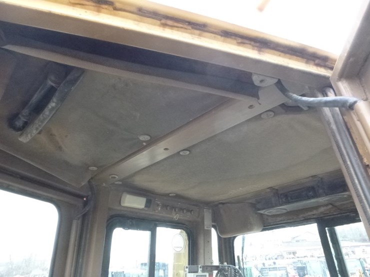 caterpillar-d6h-image-17