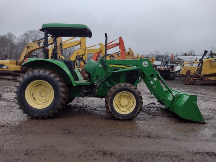 john-deere-6215-image-3