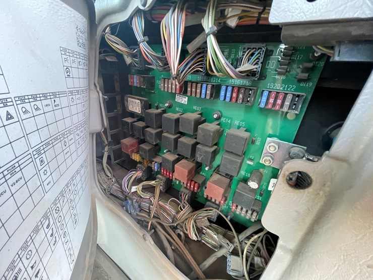 2013-volvo-l70g-image-35