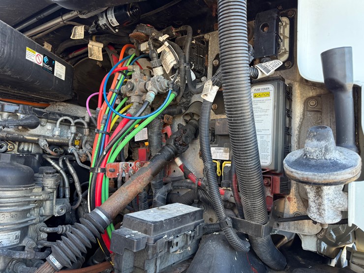 2018-freightliner-cascadia-125-image-69