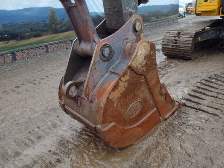 deere-200-lc-image-16