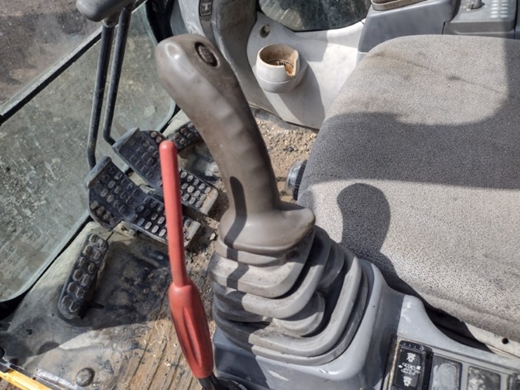 deere-250g-lc-image-10