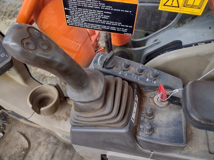 2006-hitachi-zx270-image-9