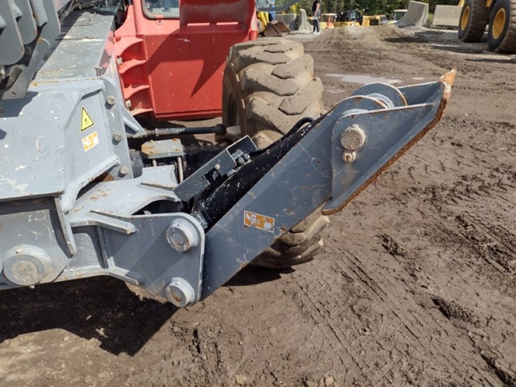 skyjack-sj1056th-image-19