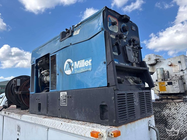 2001-ford-f550-image-23