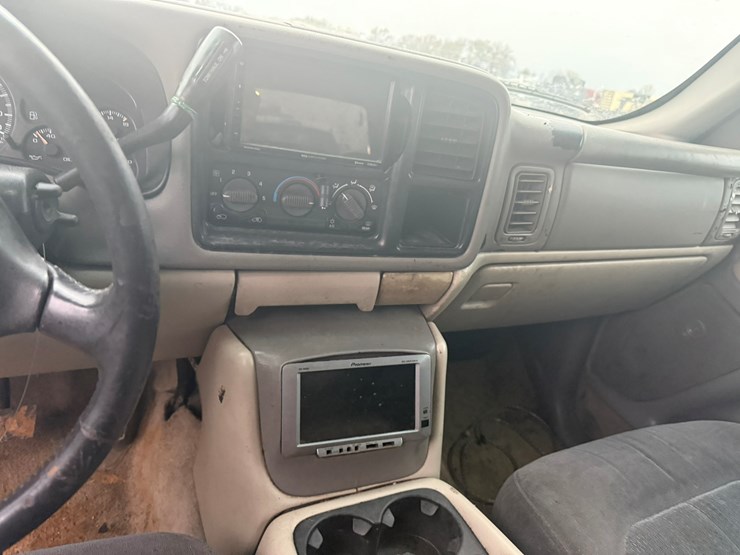 2000-chevrolet-tahoe-image-36