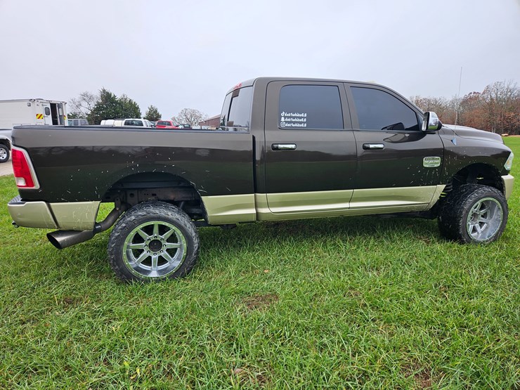 2014-dodge-2500-image-16