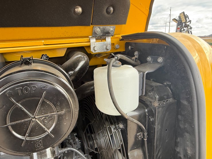 komatsu-pc56-7-image-18