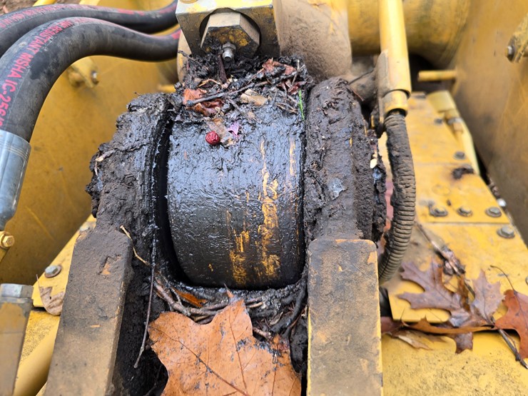 2004-caterpillar-963c-image-61