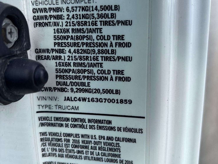 2016-isuzu-npr-image-6