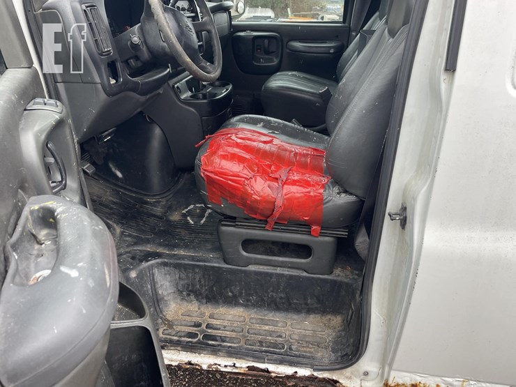 2002-chevrolet-express-2500-image-20