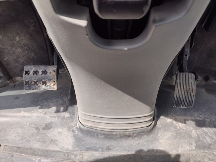 caterpillar-910m-image-8