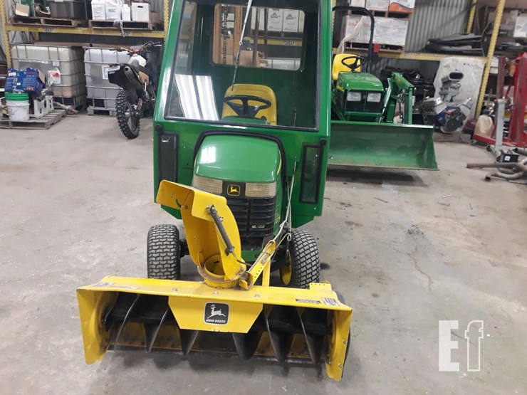 john-deere-235-image-2