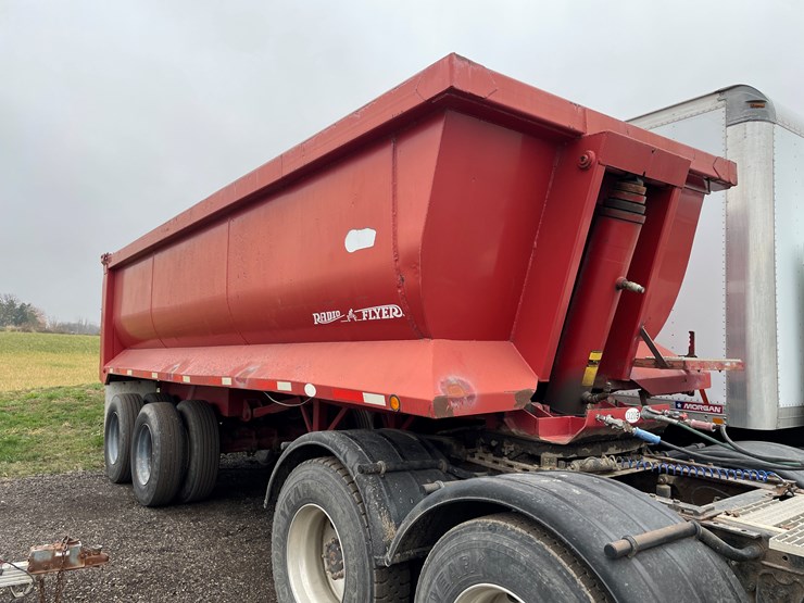 #1062-•-2002-hilbert-dump-trailer-(has-wi-title)-image-4