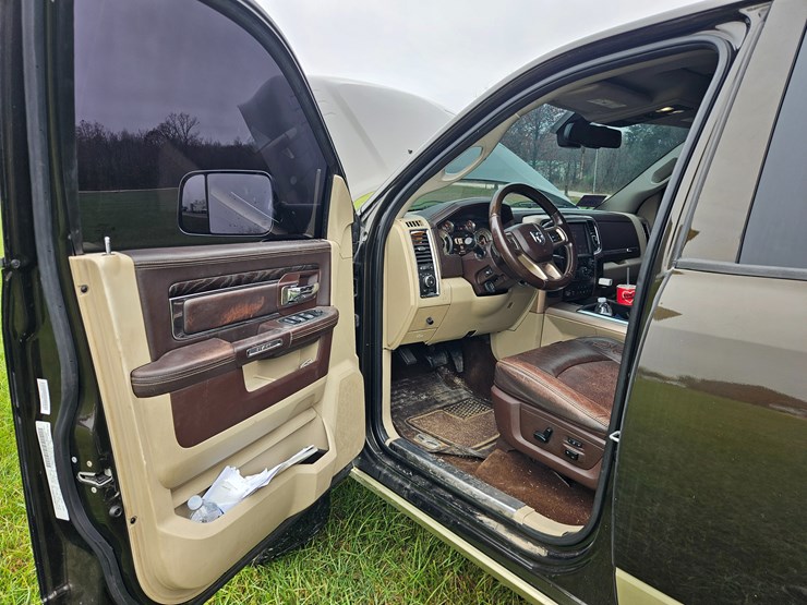 2014-dodge-2500-image-32