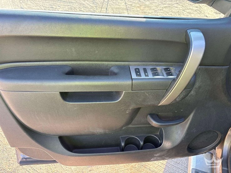 2011-gmc-sierra-1500-image-16