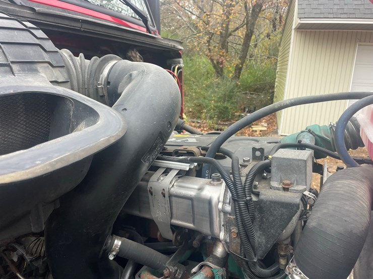 2008-volvo-10-image-28