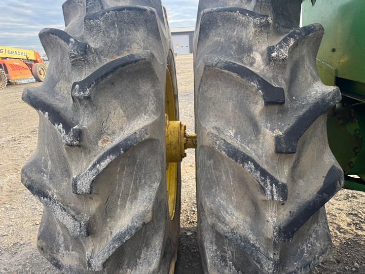 john-deere-4630-image-31