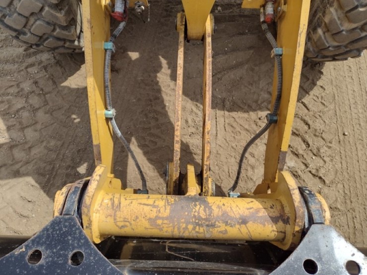 caterpillar-910m-image-17