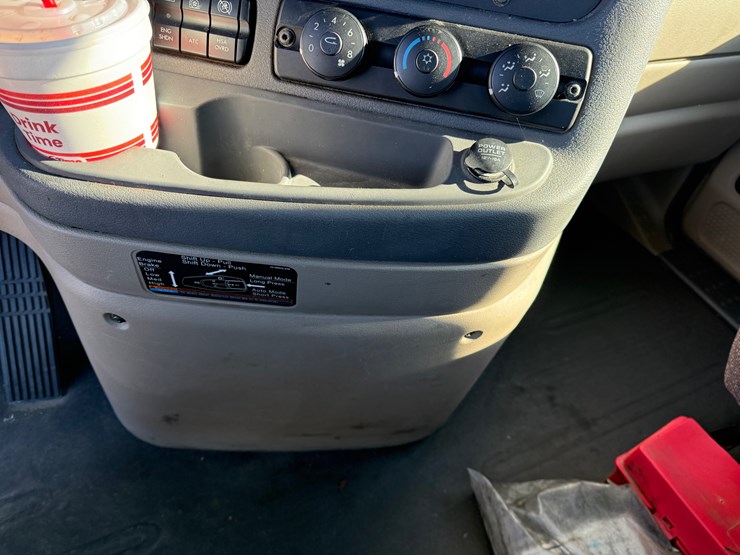 2018-freightliner-cascadia-125-image-47