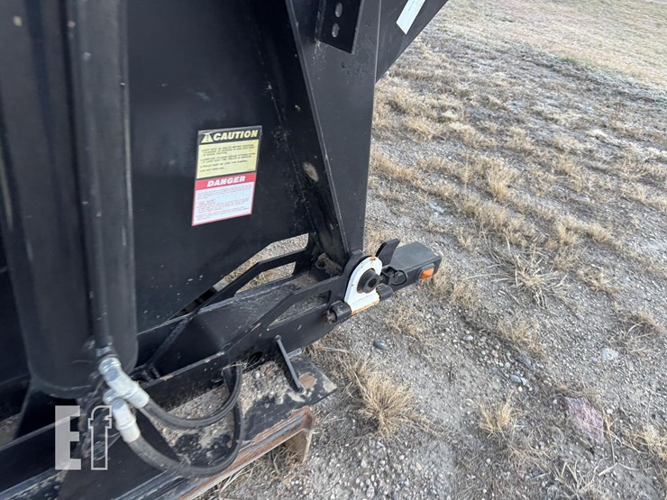 side-dump-industries-16ft-well-truck-mount-image-10