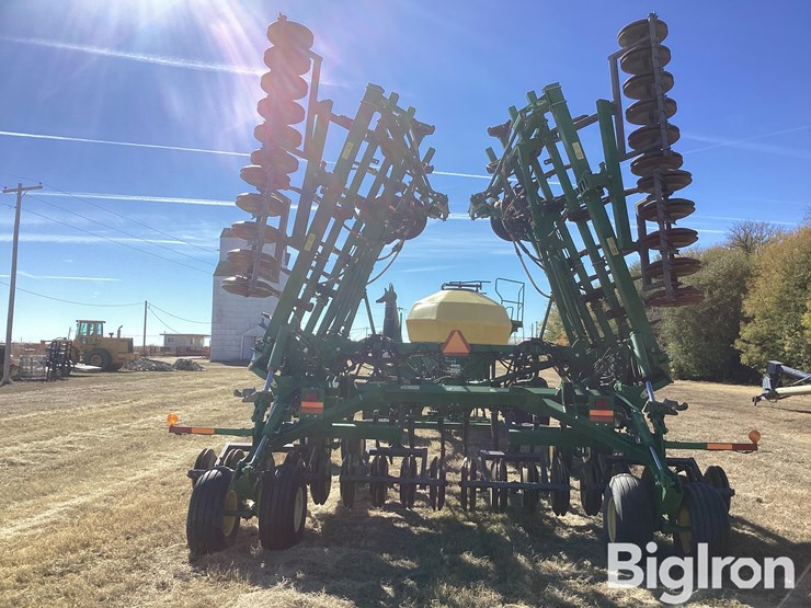 john-deere-1830-image-6