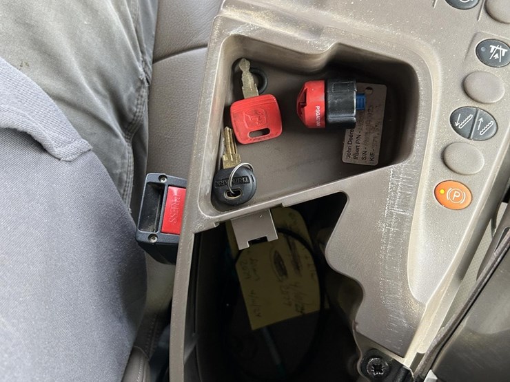 2017-john-deere-r4038-image-85