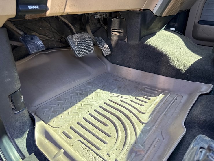 2011-ford-f150-lariat-image-18