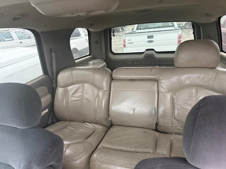 2000-chevrolet-tahoe-image-34