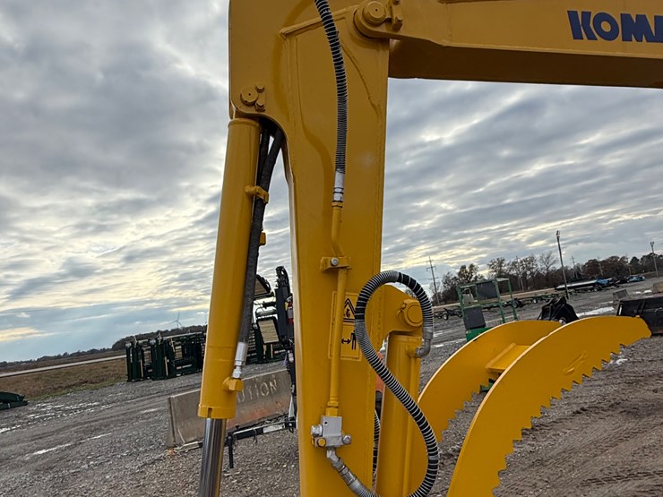 komatsu-pc56-7-image-27