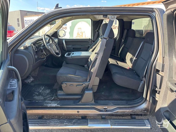 2011-gmc-sierra-1500-image-21