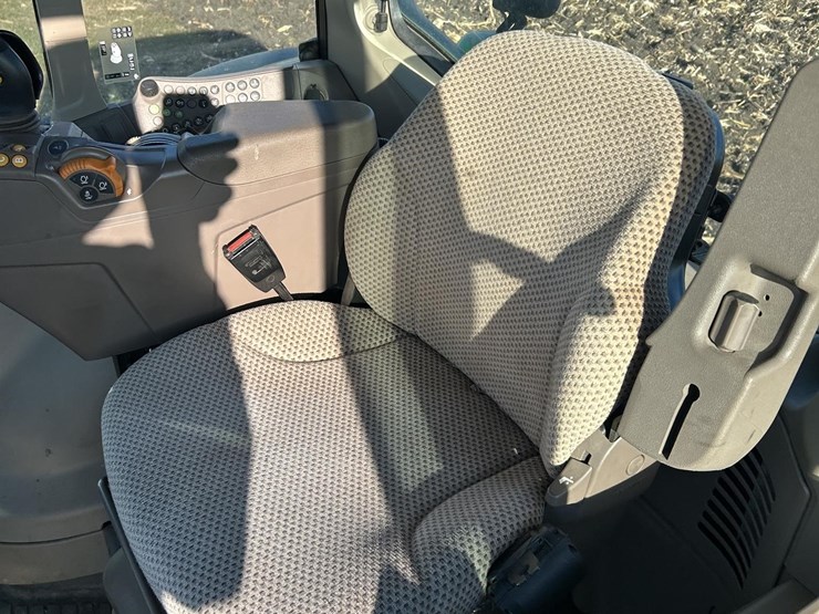 2021-john-deere-6175m-image-41