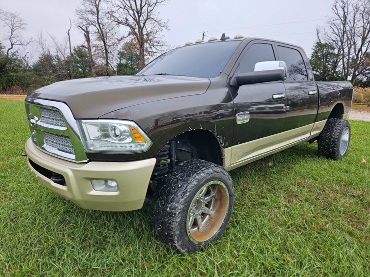 2014-dodge-2500-image-2