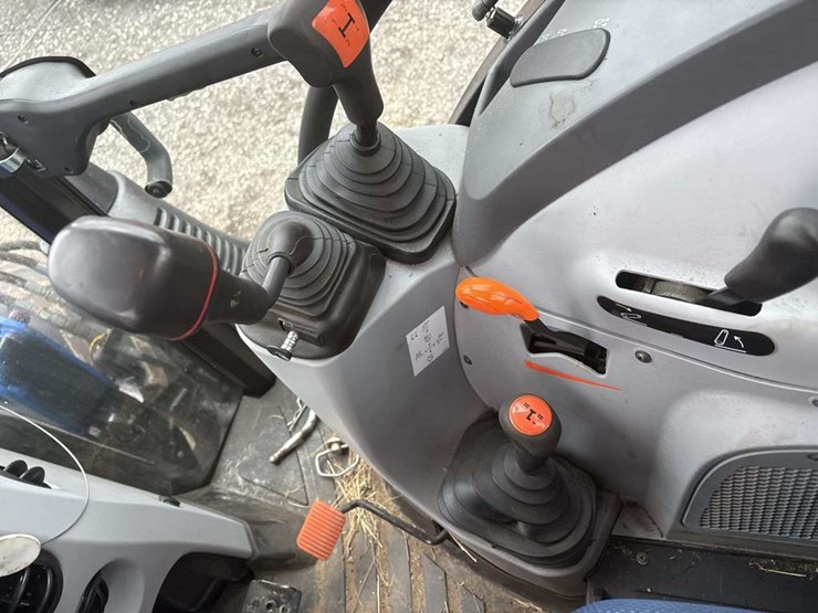 new-holland-powerstar-90-image-21