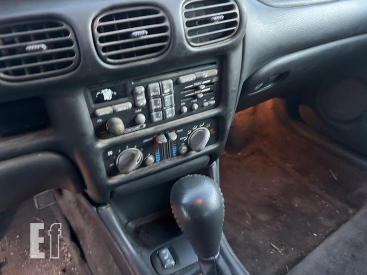 2003-pontiac-grand-prix-image-15