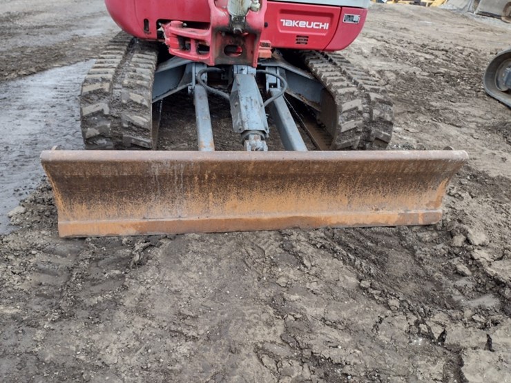 takeuchi-tb240-image-20