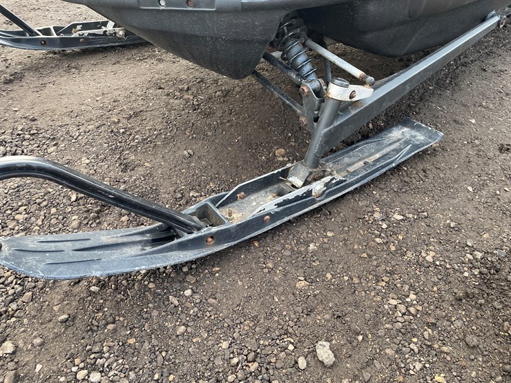 #1086-•-1996-ski-doo-touring-sle500-snowmobile-image-11