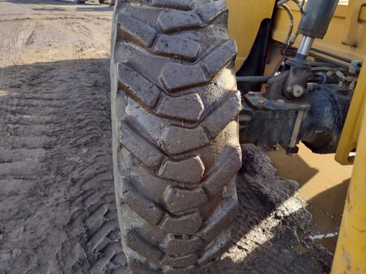 caterpillar-tl1055c-image-22