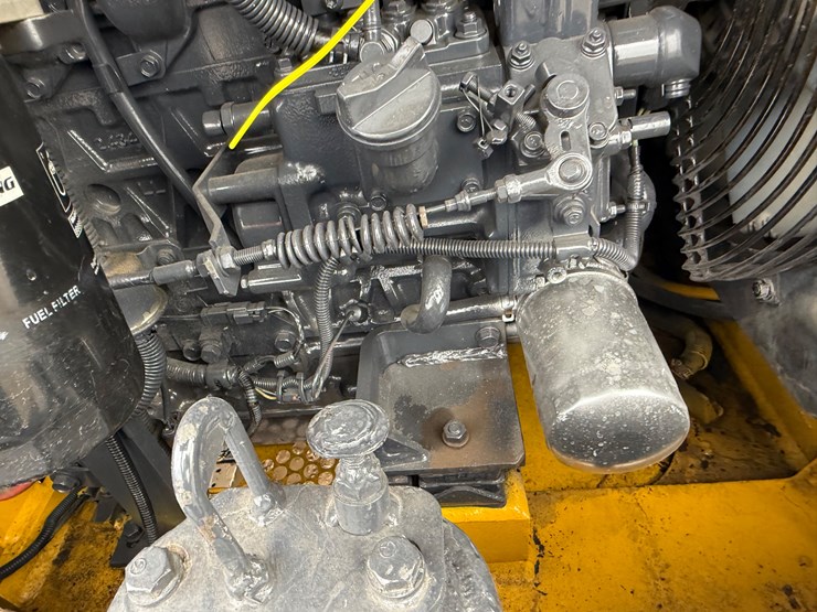 komatsu-pc56-7-image-14