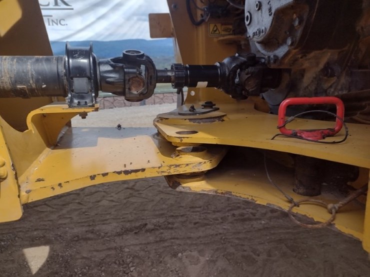 caterpillar-910m-image-26