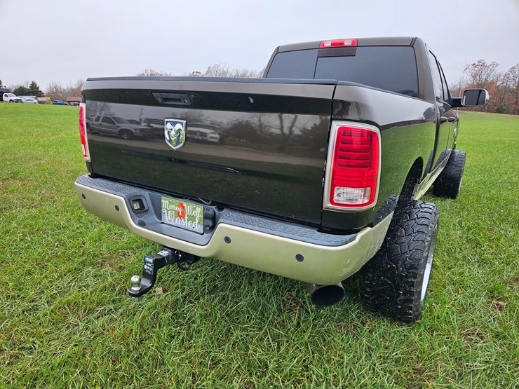 2014-dodge-2500-image-13